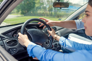 Illustration for article titled What Should You Expect From Your First Driving Lesson